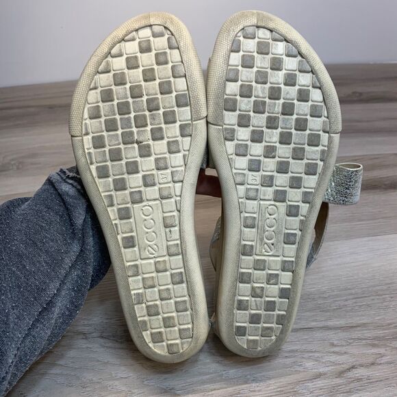 ECCO Damara Criss Cross Sandals Gravel Metallic Leather EU 37 Gold Silver US 6 - Picture 7 of 13